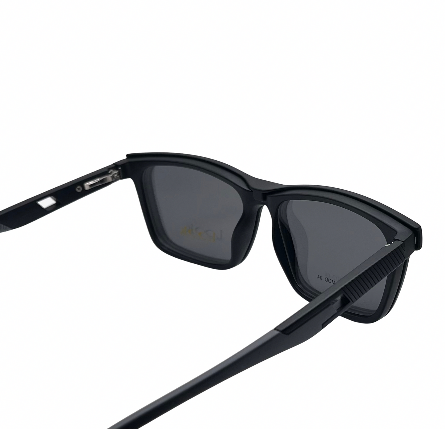 Clip On Casual 04