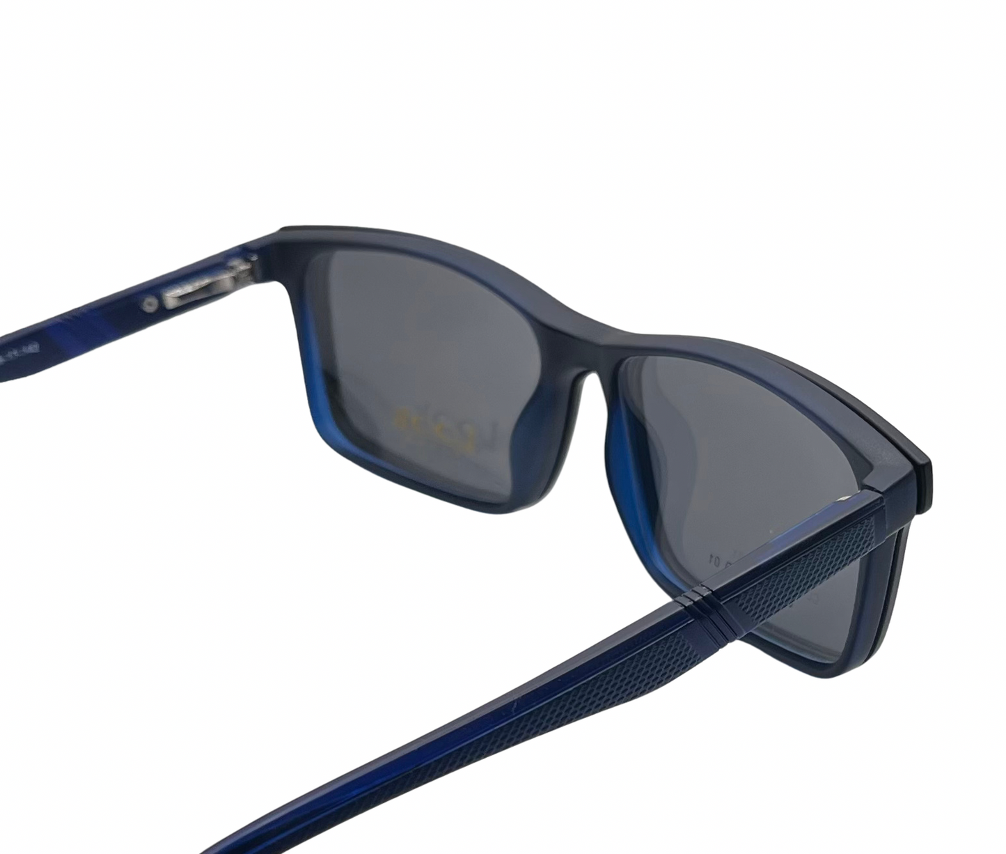Clip On Casual 01